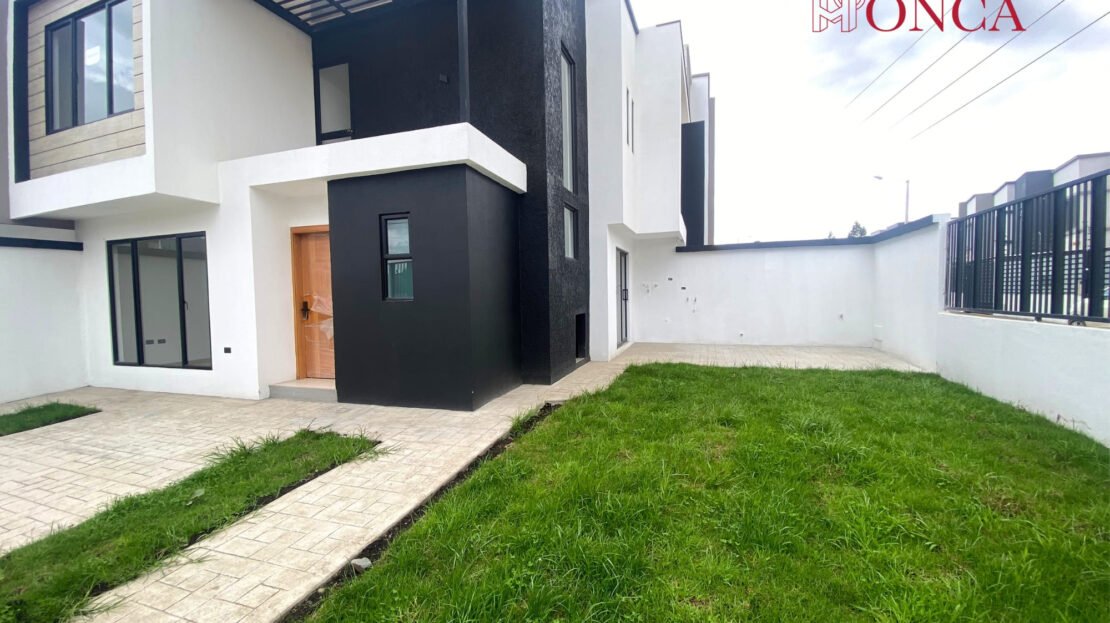 #Casa esquinera en Cuenca